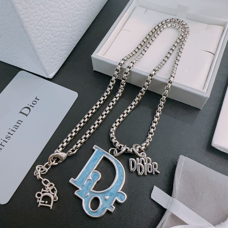 chr1st1an D10r necklaces